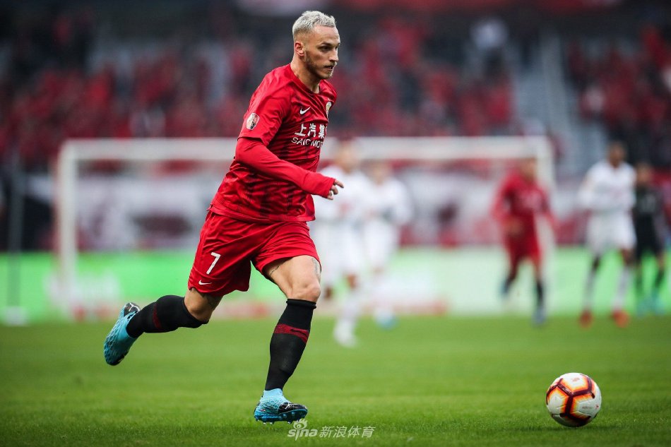 强队相媲美 强队相媲美